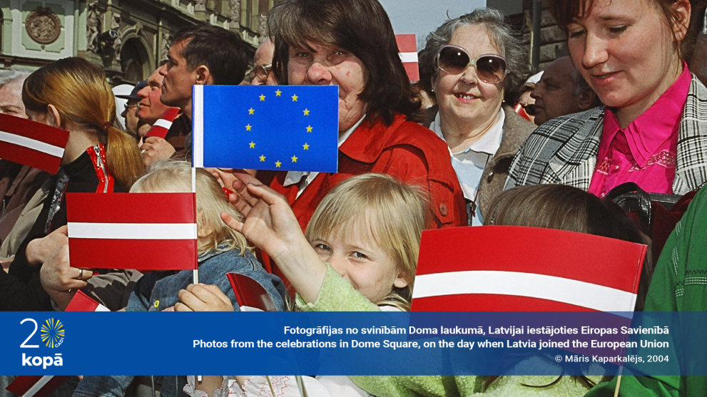 Svinības Doma laukumā, Latvijai iestājoties ES